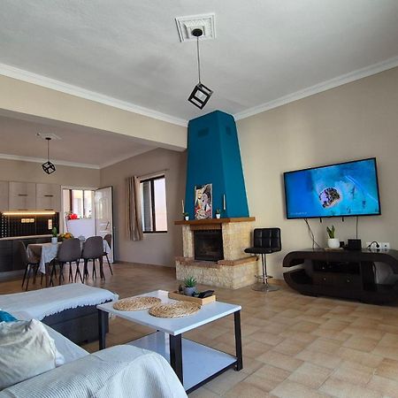 Modern Central Αpt 500M From The Beach. La Canea Esterno foto