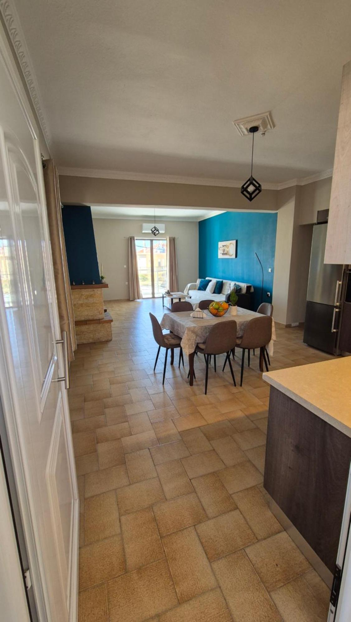 Modern Central Αpt 500M From The Beach. La Canea Esterno foto