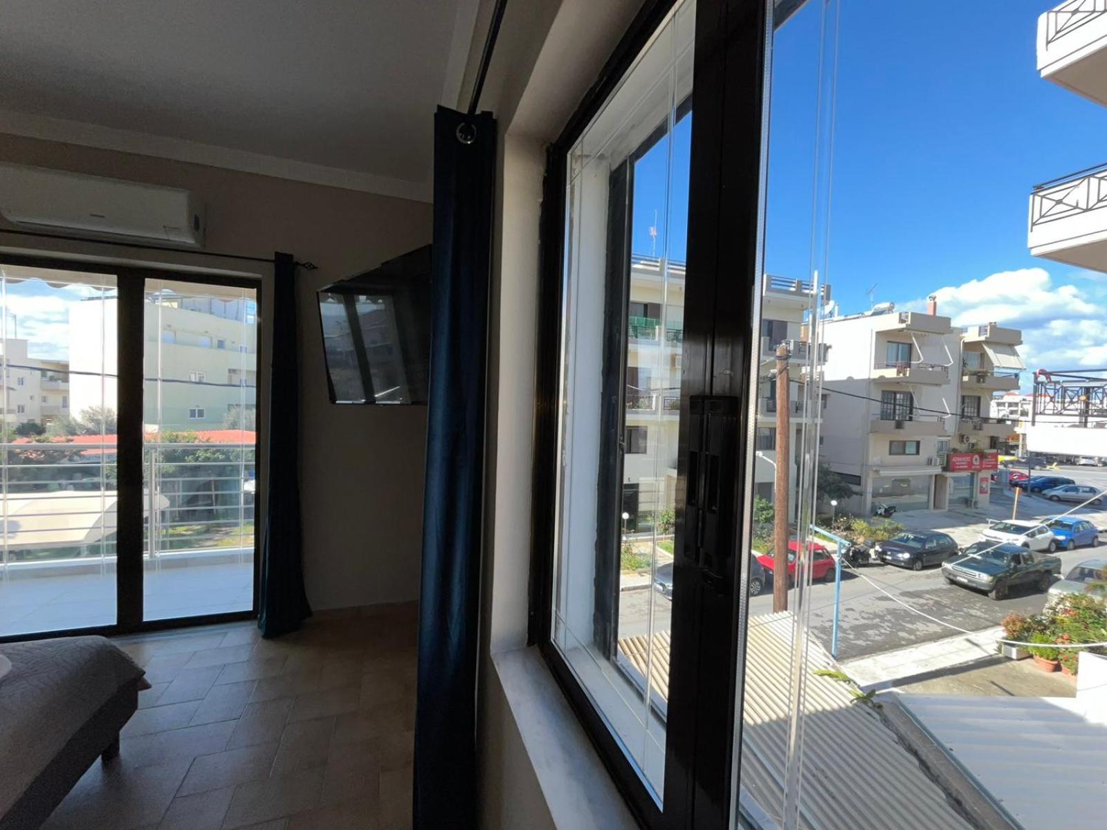 Modern Central Αpt 500M From The Beach. La Canea Esterno foto