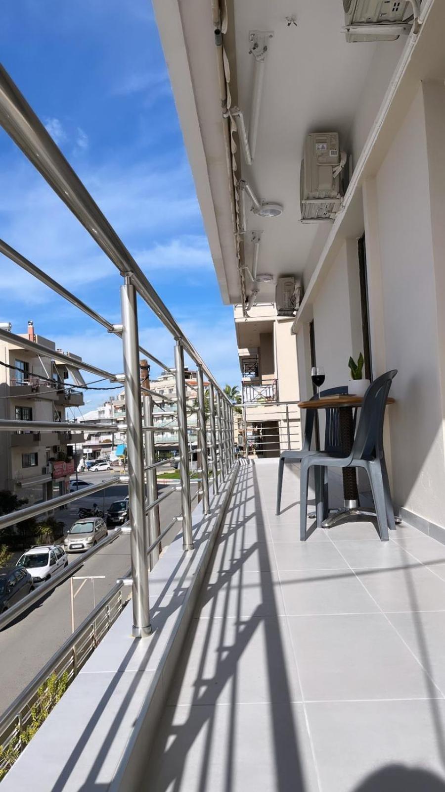 Modern Central Αpt 500M From The Beach. La Canea Esterno foto